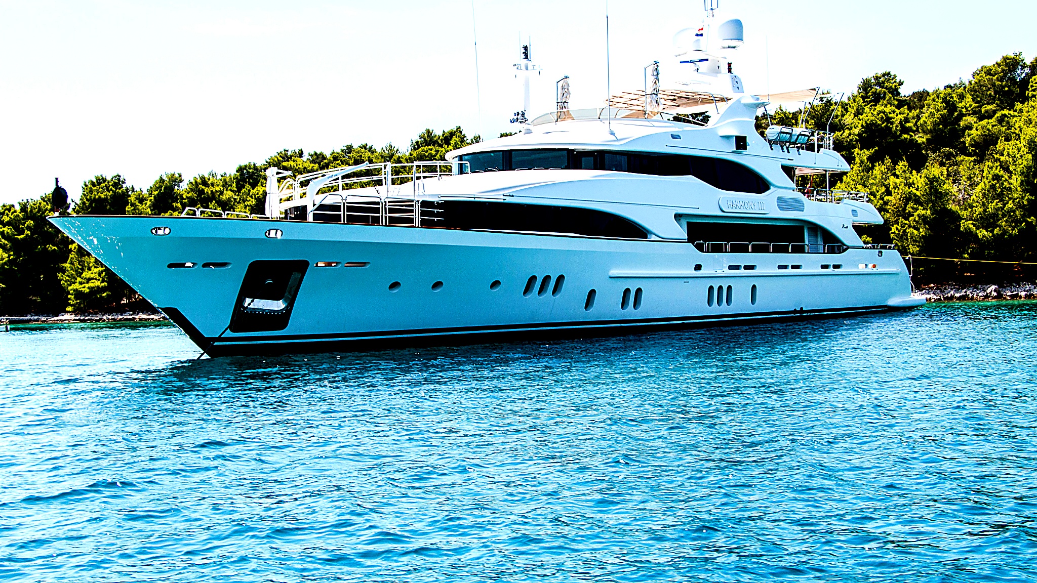Sport fishing boat